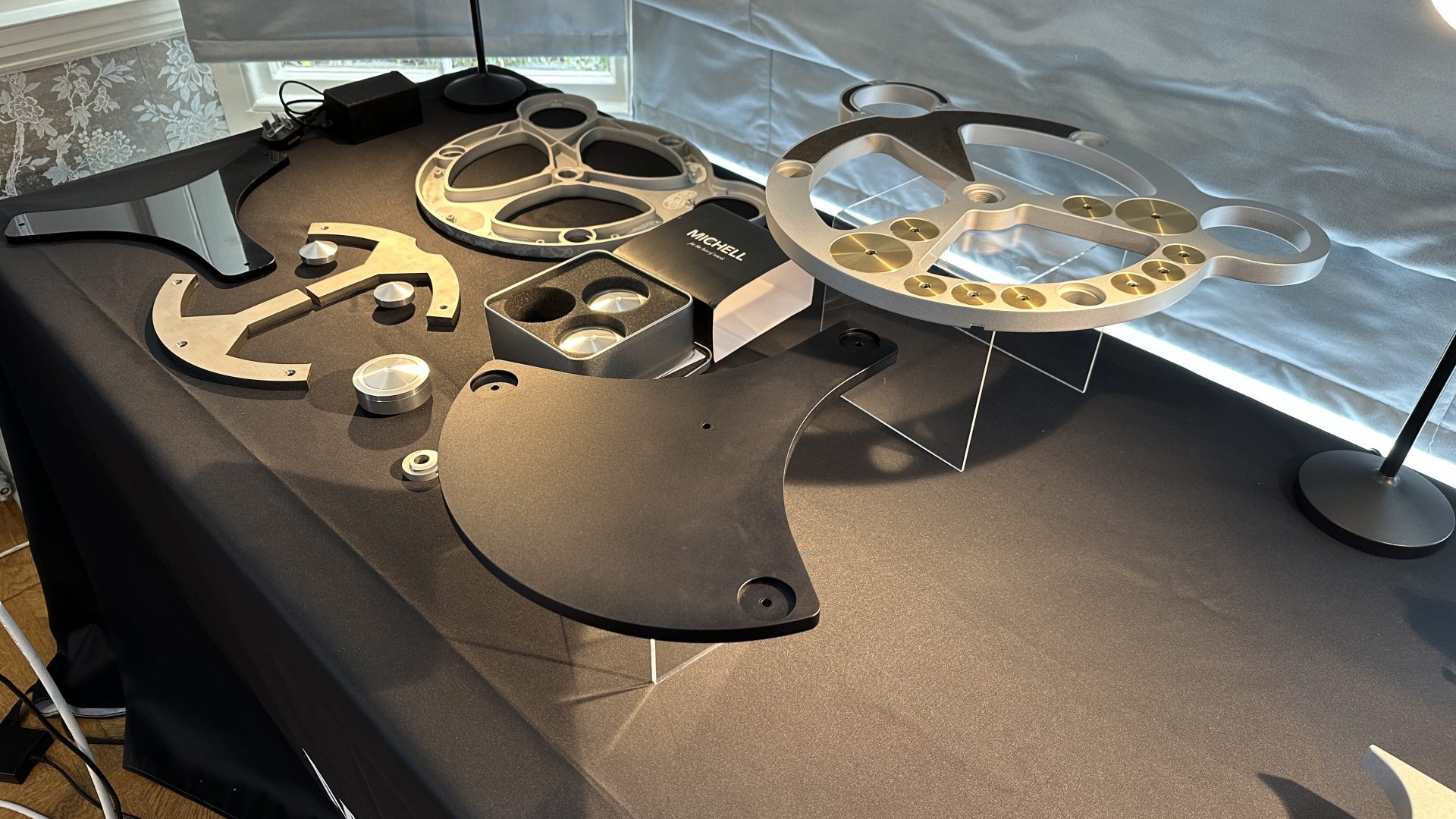 Michell Audio представила проигрыватели Revolv и Gyro