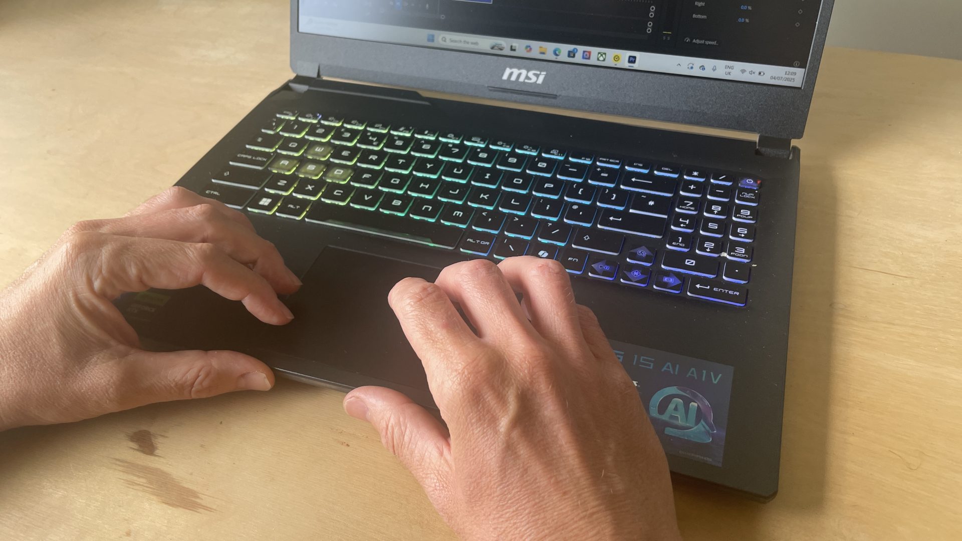 Обзор MSI Cyborg 15 AI — доступный геймерский ноутбук картинка MSI Cyborg 15 AI