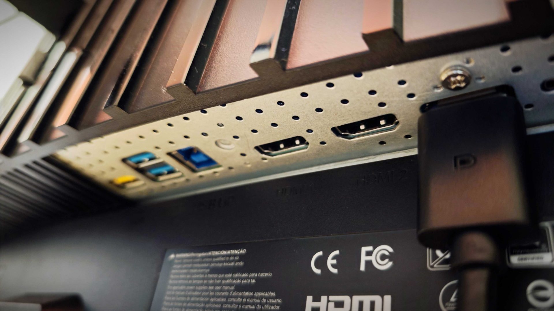 Обзор AOC AGON PD34: изогнутый OLED-монитор от Porsche картинка AOC AGON PD34