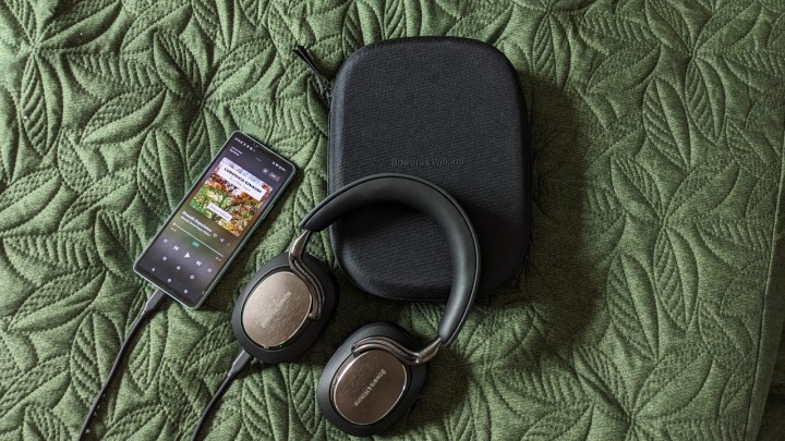  Bowers & Wilkins Px8 S2