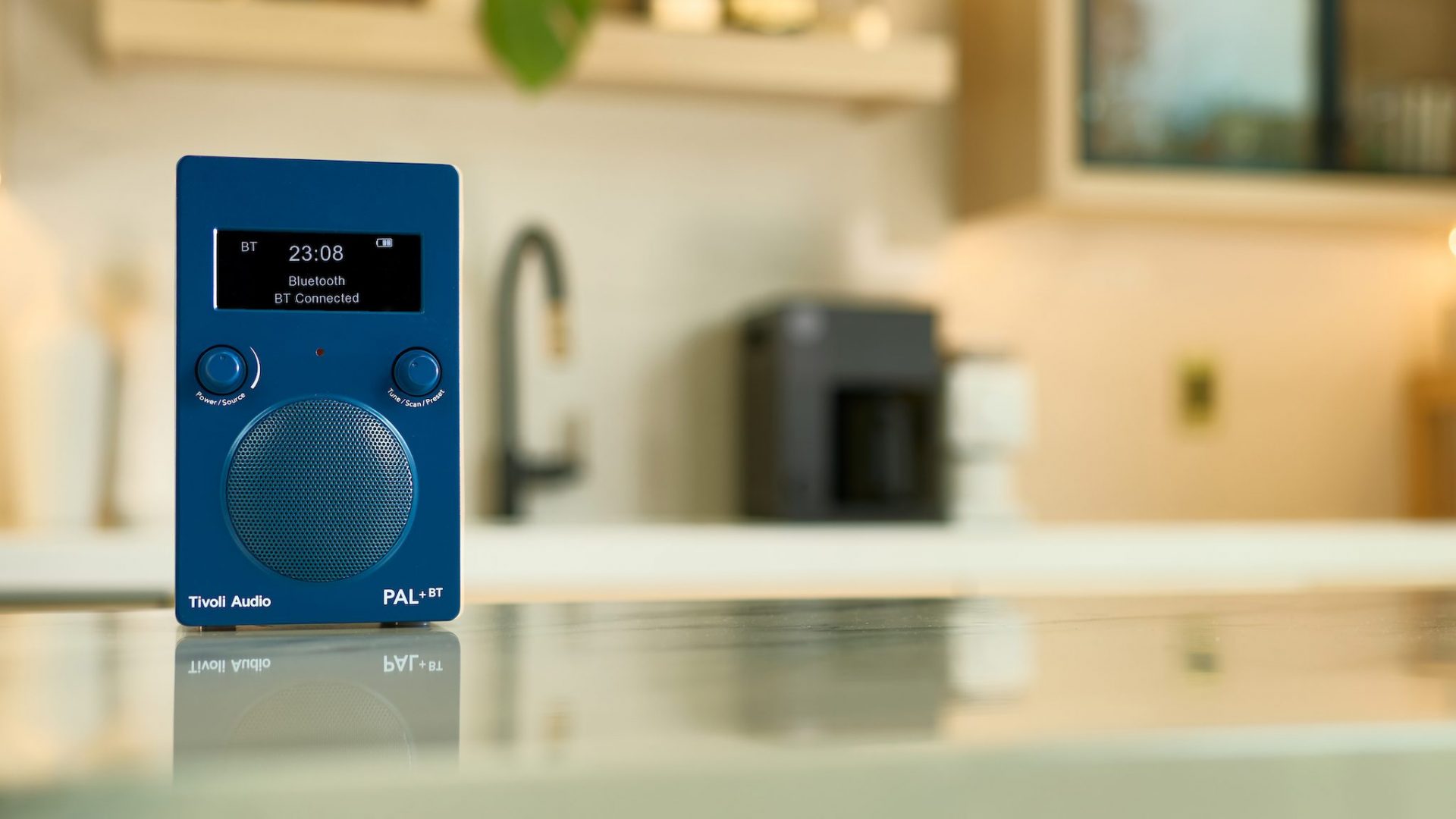 Новые радиоприемники Tivoli DAB+ стали ярче, стильнее и живут дольше картинка Tivoli Audio представила обновленные DAB+ модели