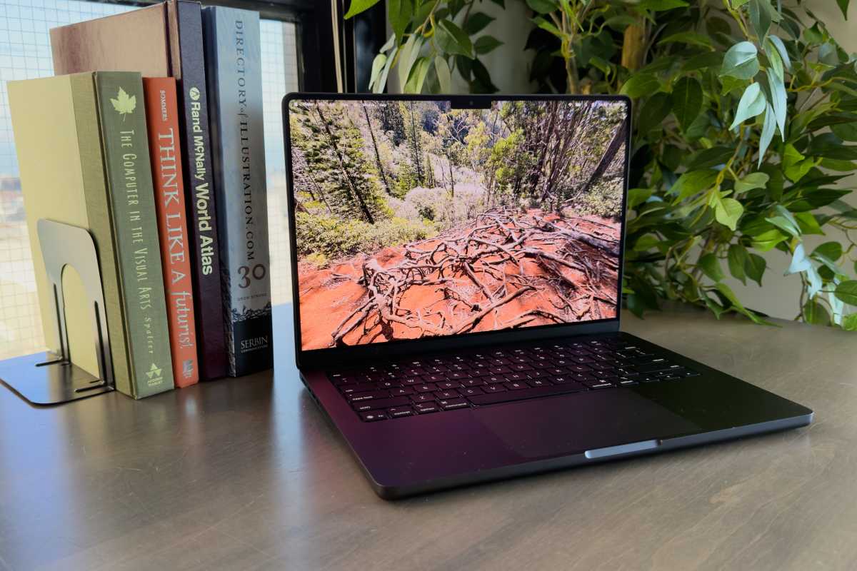 Обзор MacBook Pro M5: мощный графический процессор и скоростной SSD