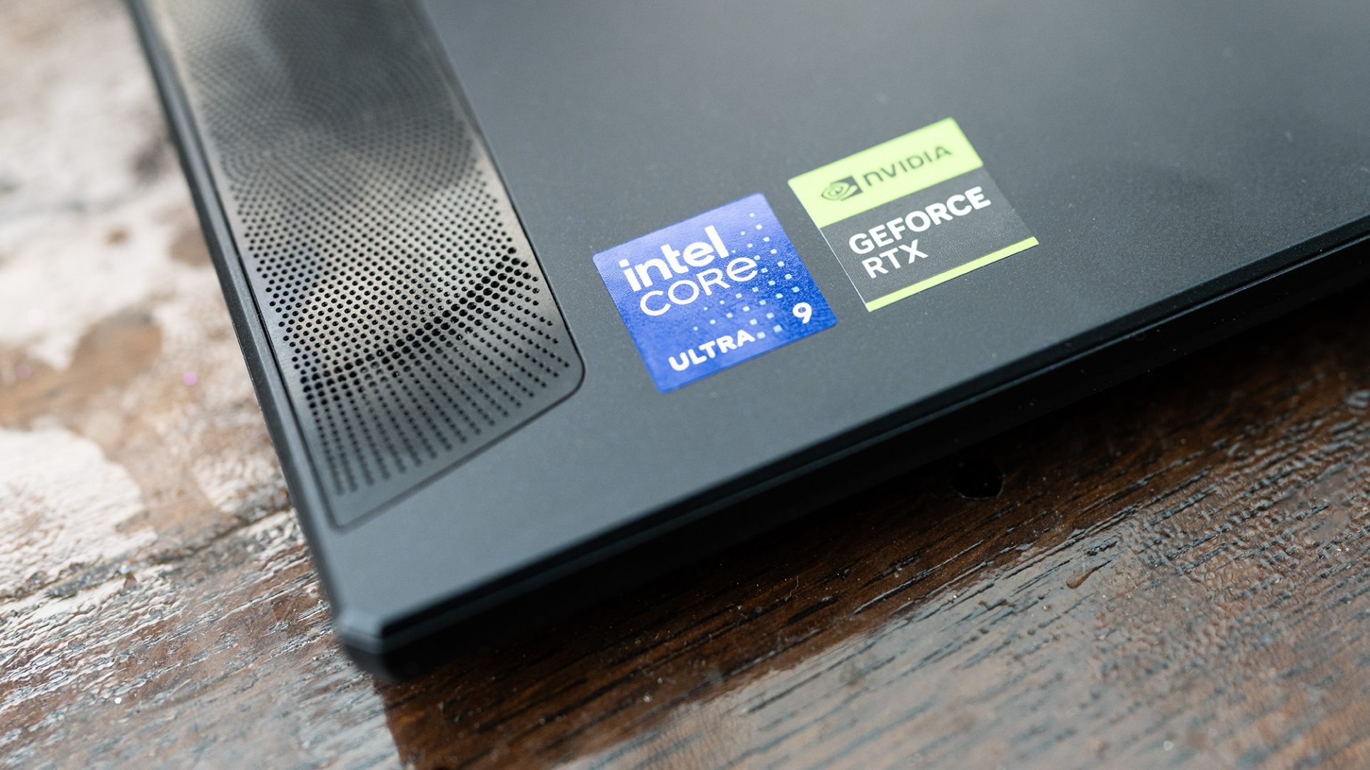 MSI Stealth 18 HX AI