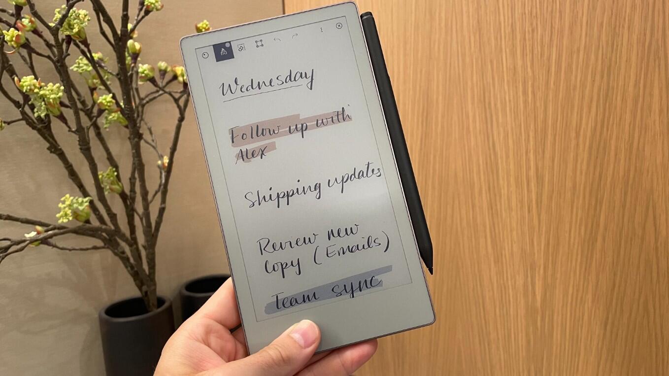 Kindle Scribe Colorsoft против Paper Pro