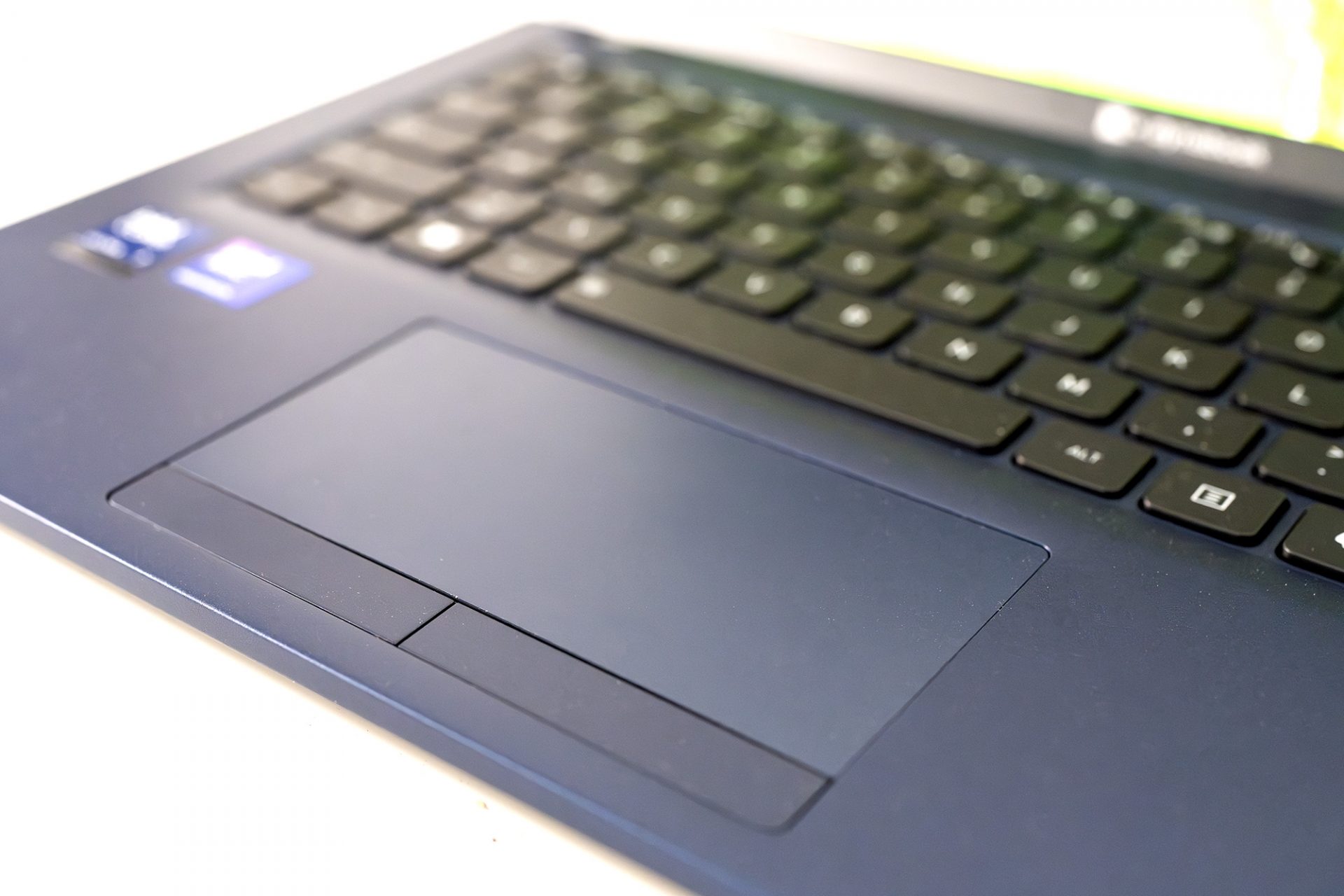 Обзор Dynabook Portégé Z40L-N — легчайший бизнес-ноутбук картинка Dynabook Portégé Z40L-N