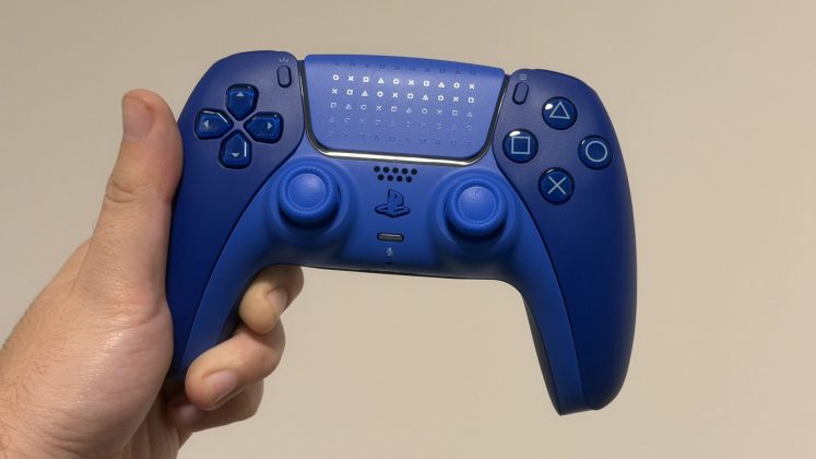 Контроллер DualSense Icon Blue: дерзкий и яркий