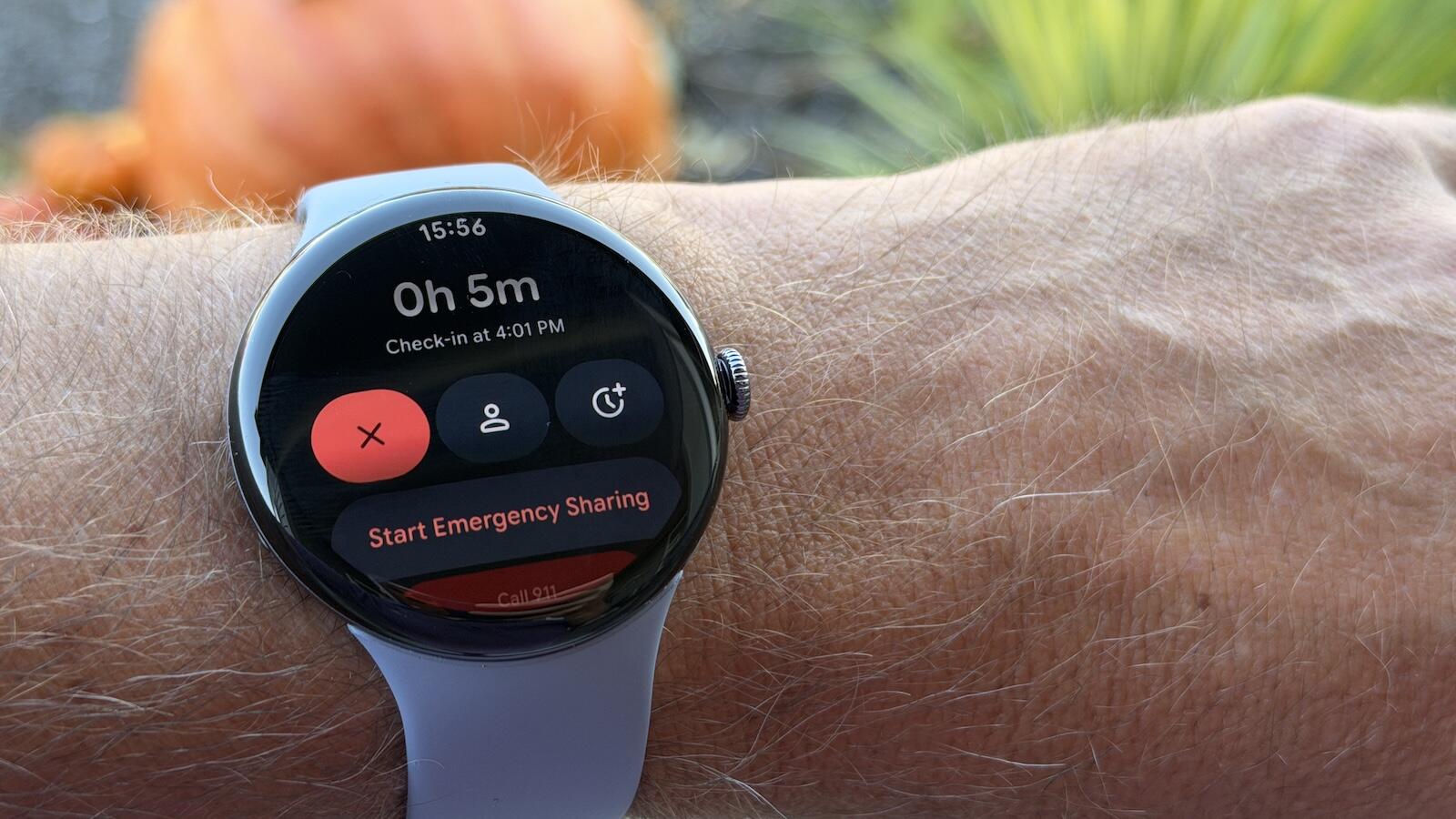 Обзор Google Pixel Watch 4 — лучшие функции безопасности