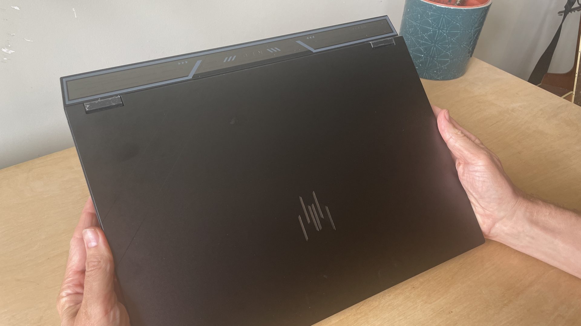 Обзор Acer Predator Helios Neo 16 AI — мощь для креатива