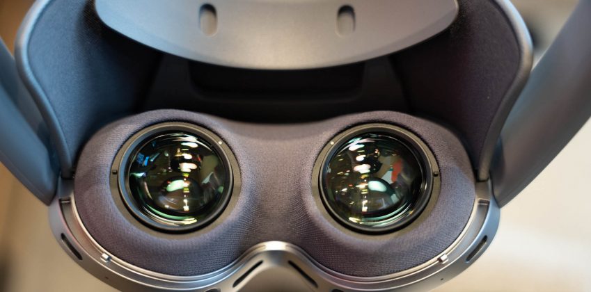 Гарнитура Galaxy XR с сенсорной панелью и аккумулятором