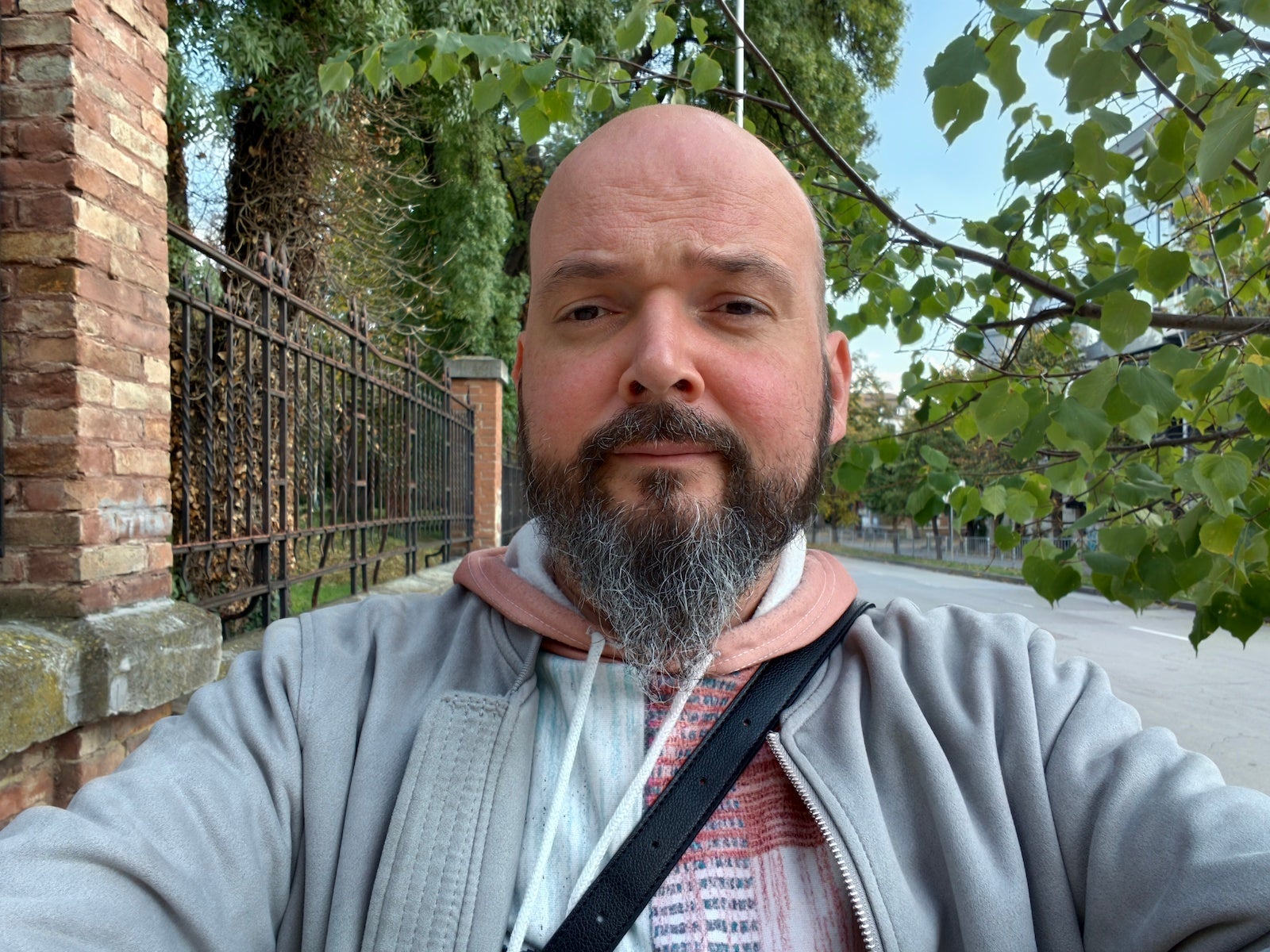 Vivo X300 Pro против Galaxy S25 Ultra: битва камер картинка Vivo X300 Pro против Galaxy S25 Ultra