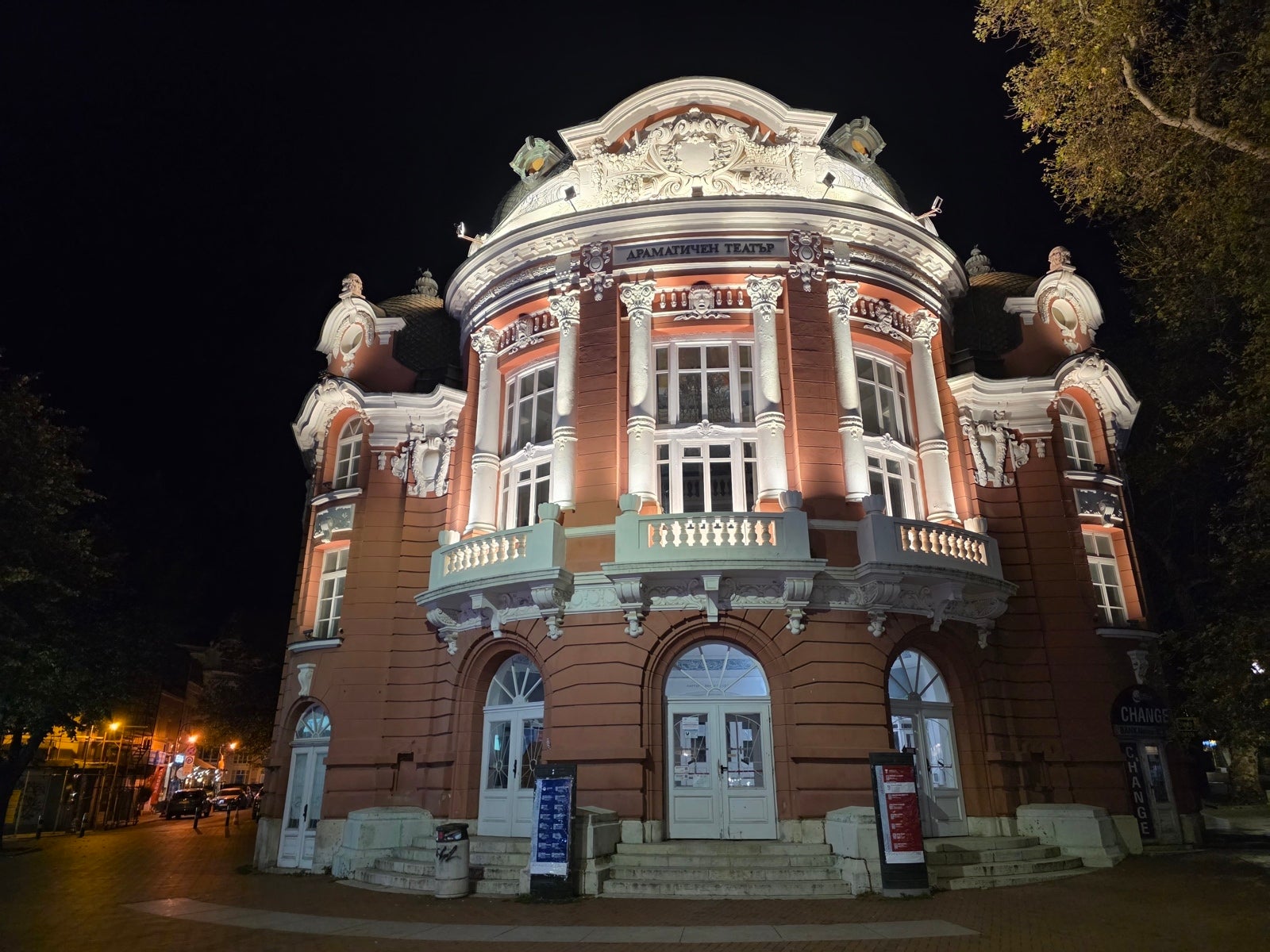 Сравнение камер Oppo Find X9 Pro и Galaxy S25 Ultra: чьи фотографии лучше? картинка Сравнение камер Oppo Find X9 Pro и Galaxy S25 Ultra: чья лучше?