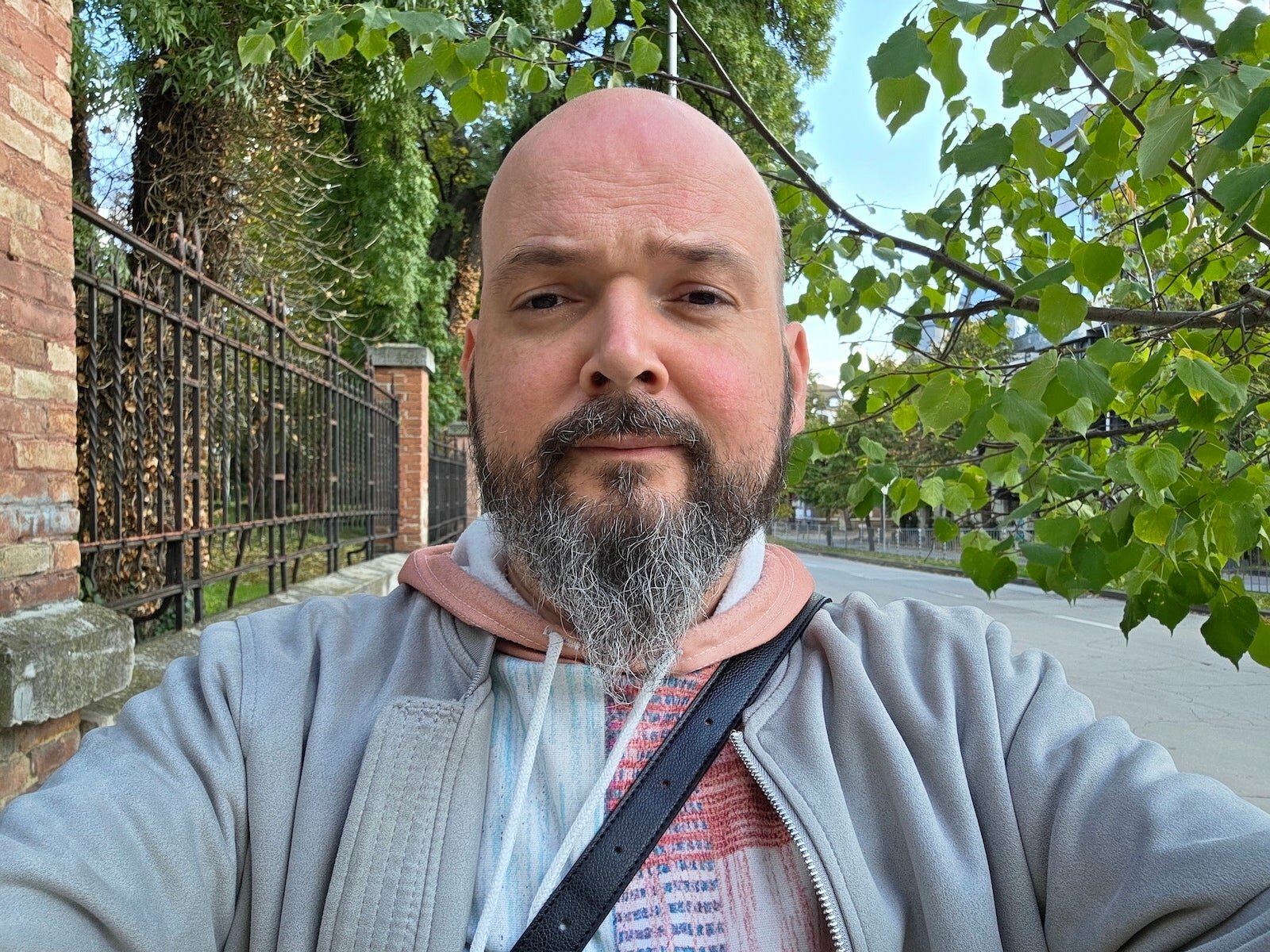 Vivo X300 Pro против Galaxy S25 Ultra: битва камер картинка Vivo X300 Pro против Galaxy S25 Ultra