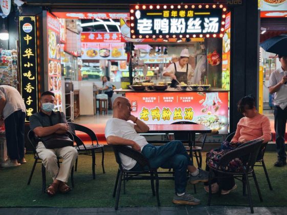 Обзор Vivo X300 Pro: лучший камерофон 2025 года?