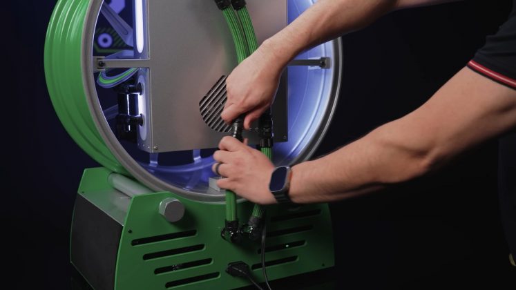 Core Ultra 9 285K: игровой ПК прямо в колесе Porsche