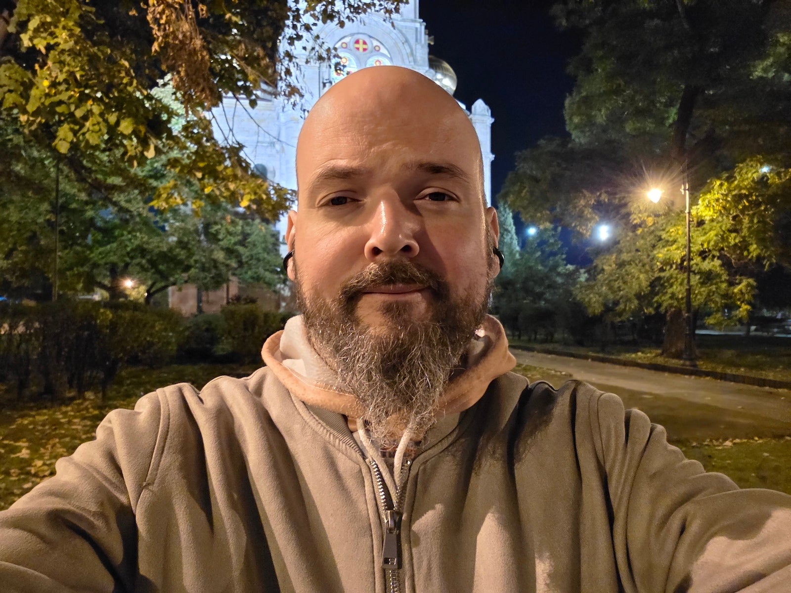 Vivo X300 Pro против Galaxy S25 Ultra: битва камер картинка Vivo X300 Pro против Galaxy S25 Ultra