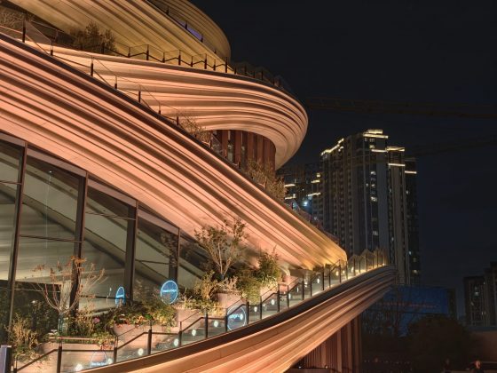 Vivo X300 Pro: флагман для настоящих фотографов