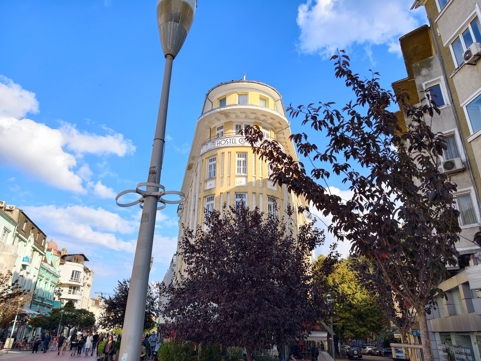 Vivo X300 Pro против Galaxy S25 Ultra: битва камер картинка Vivo X300 Pro против Galaxy S25 Ultra