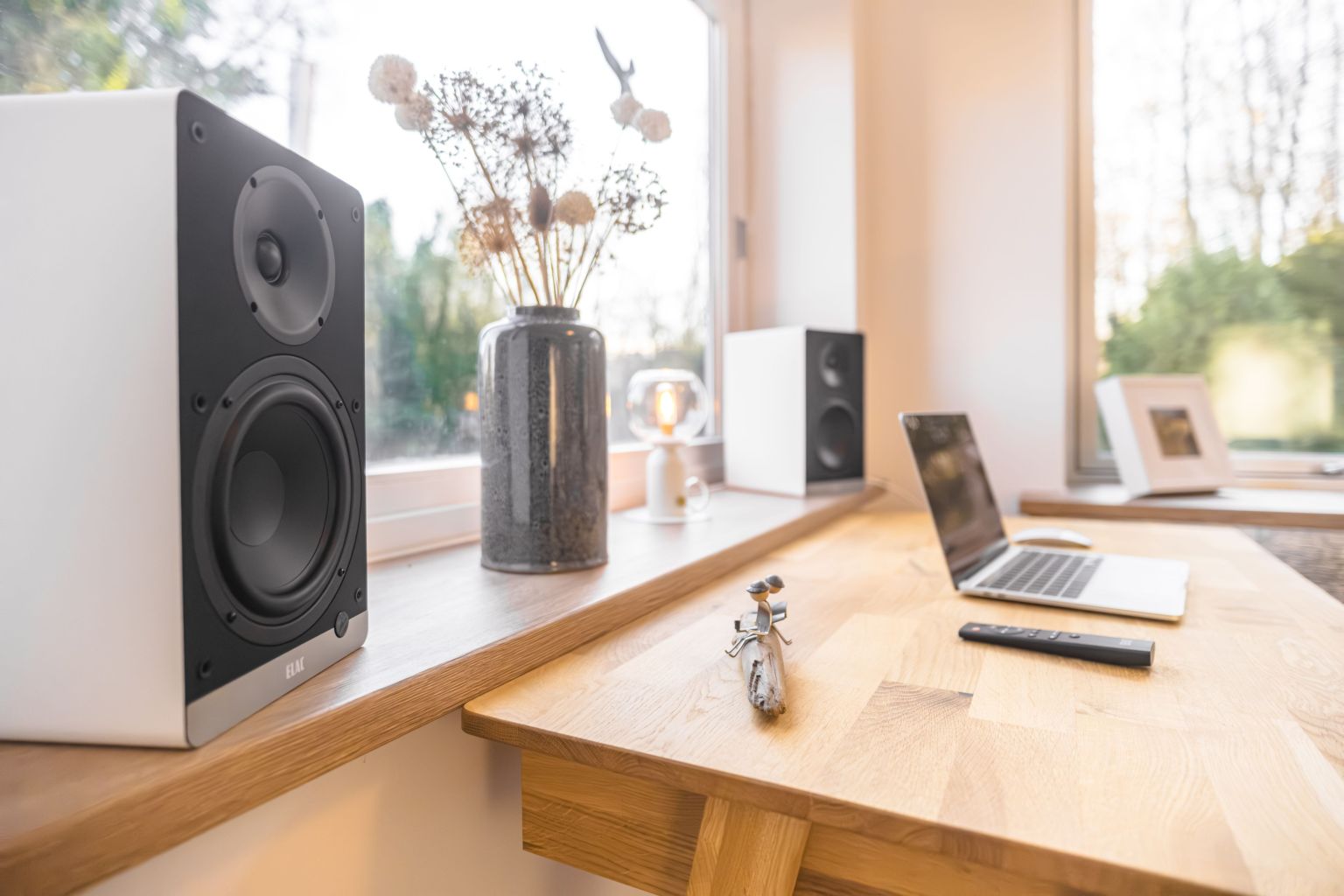 ELAC представила Debut ConneX: колонки с премиальным звуком и простым подключением