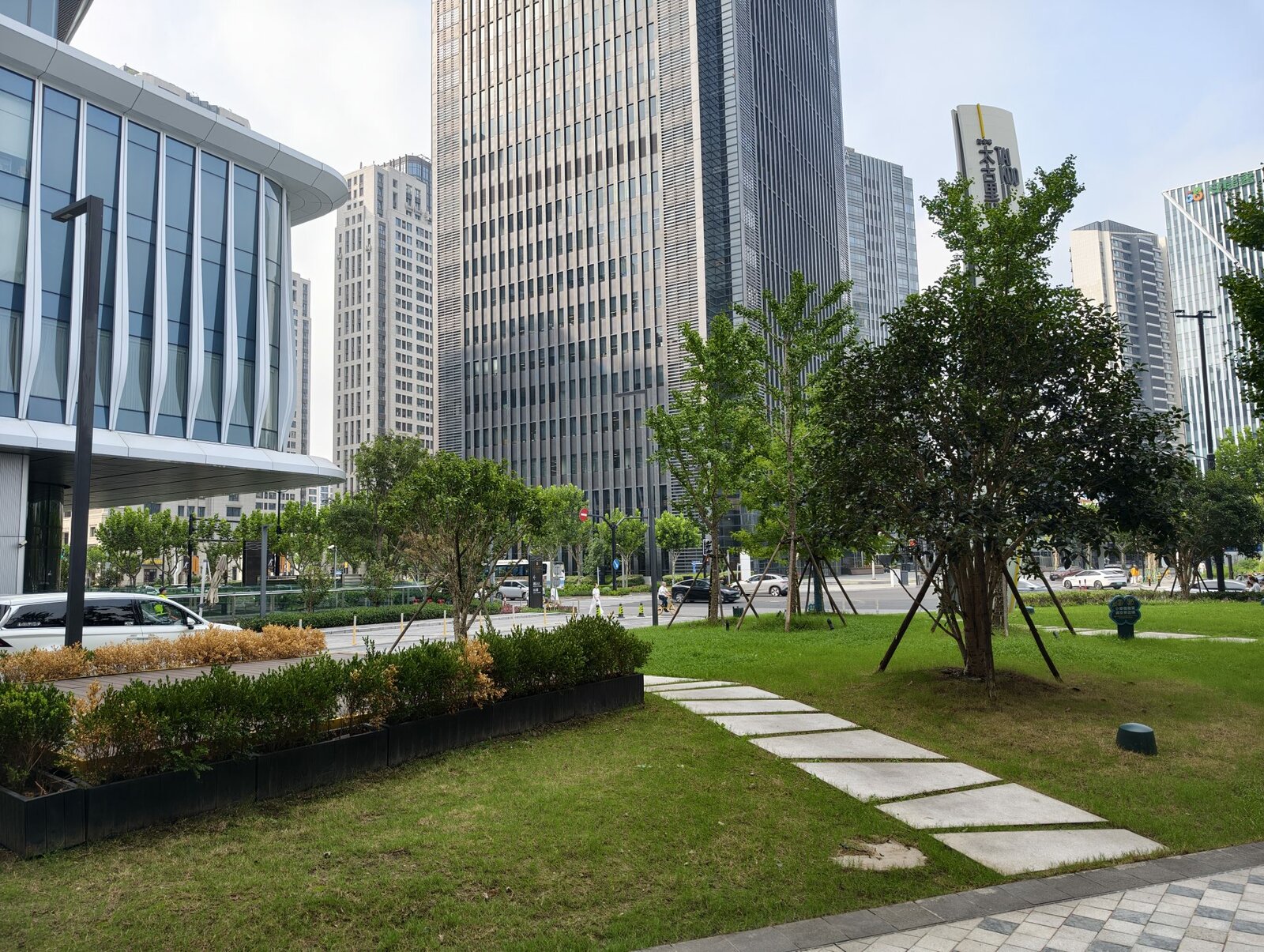 Обзор vivo X300 и vivo X300 Pro: удобные, красивые, компактные картинка vivo X300 и vivo X300 Pro