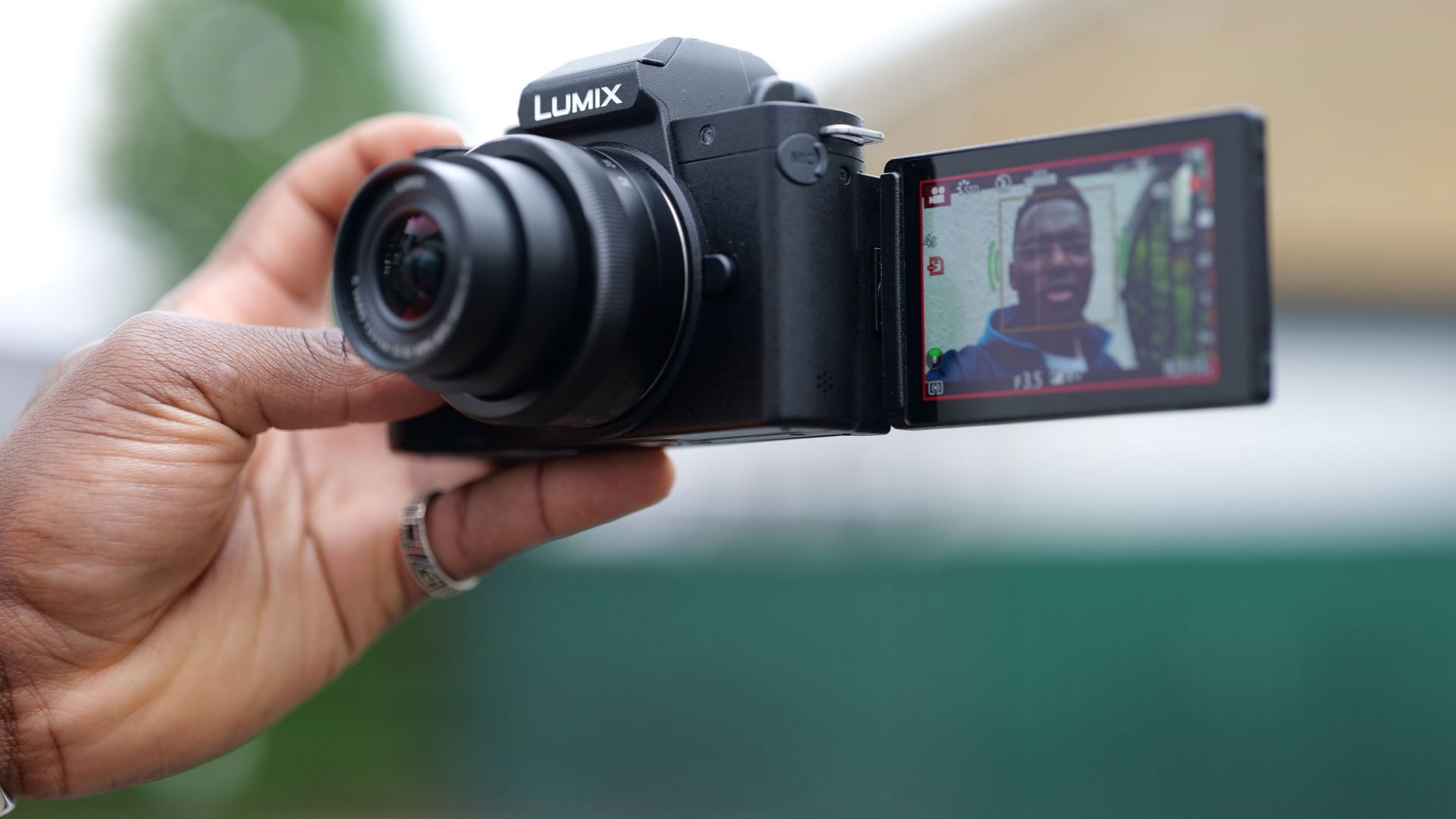 Panasonic Lumix G100D