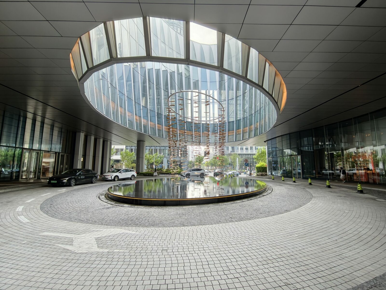 Обзор vivo X300 и vivo X300 Pro: удобные, красивые, компактные картинка vivo X300 и vivo X300 Pro