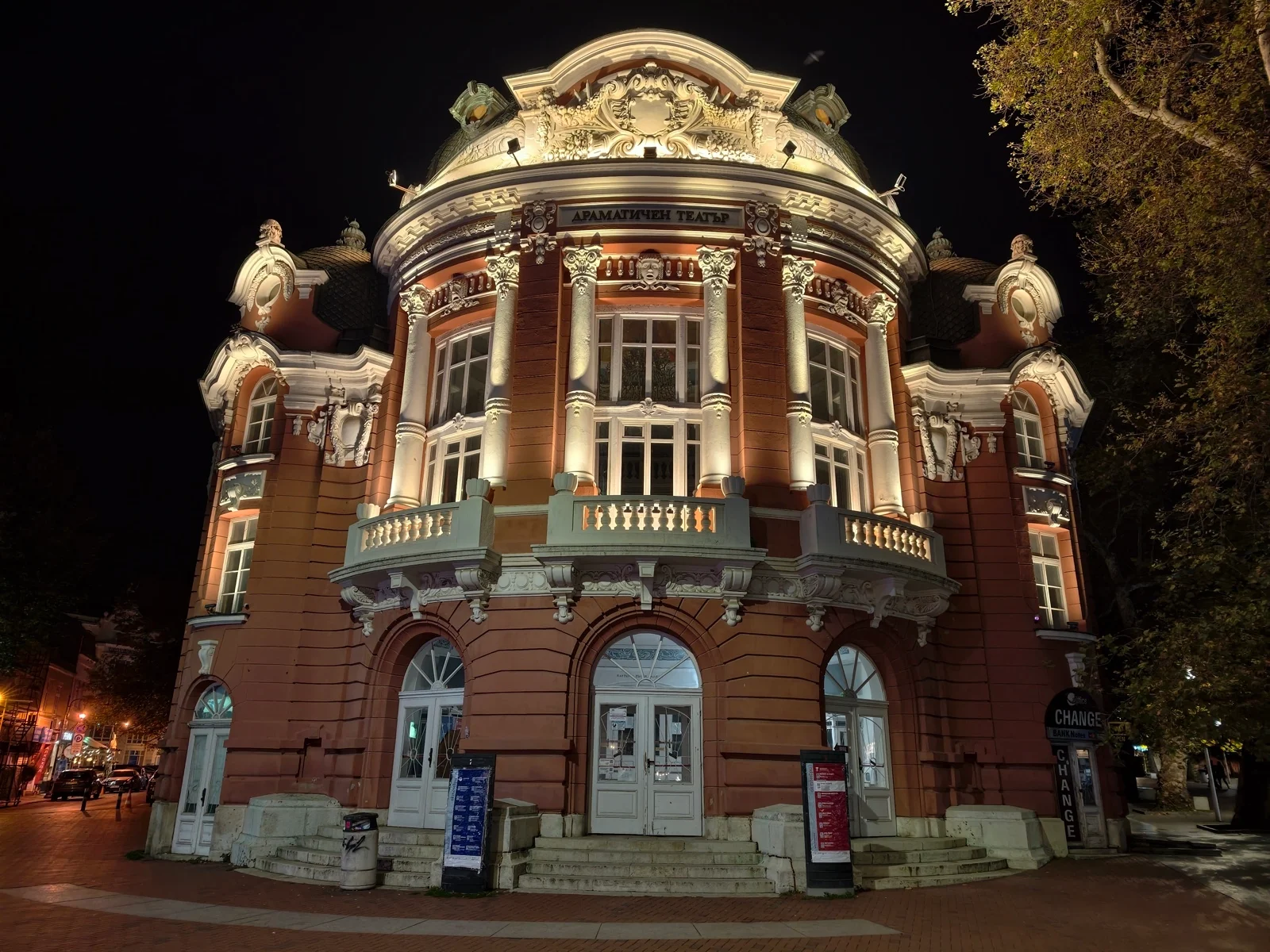 Vivo X300 Pro против Oppo Find X9 Pro : два исключительных камерофона! картинка Oppo Find X9 Pro против Vivo X300 Pro