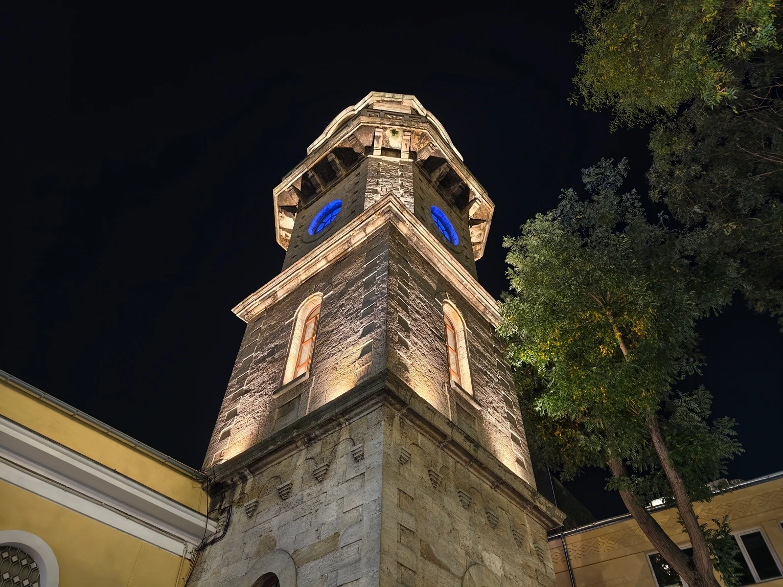 Vivo X300 Pro против Oppo Find X9 Pro : два исключительных камерофона! картинка Oppo Find X9 Pro против Vivo X300 Pro