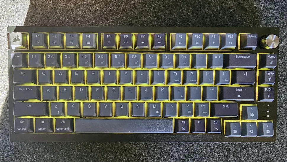 Corsair K65 Plus-2