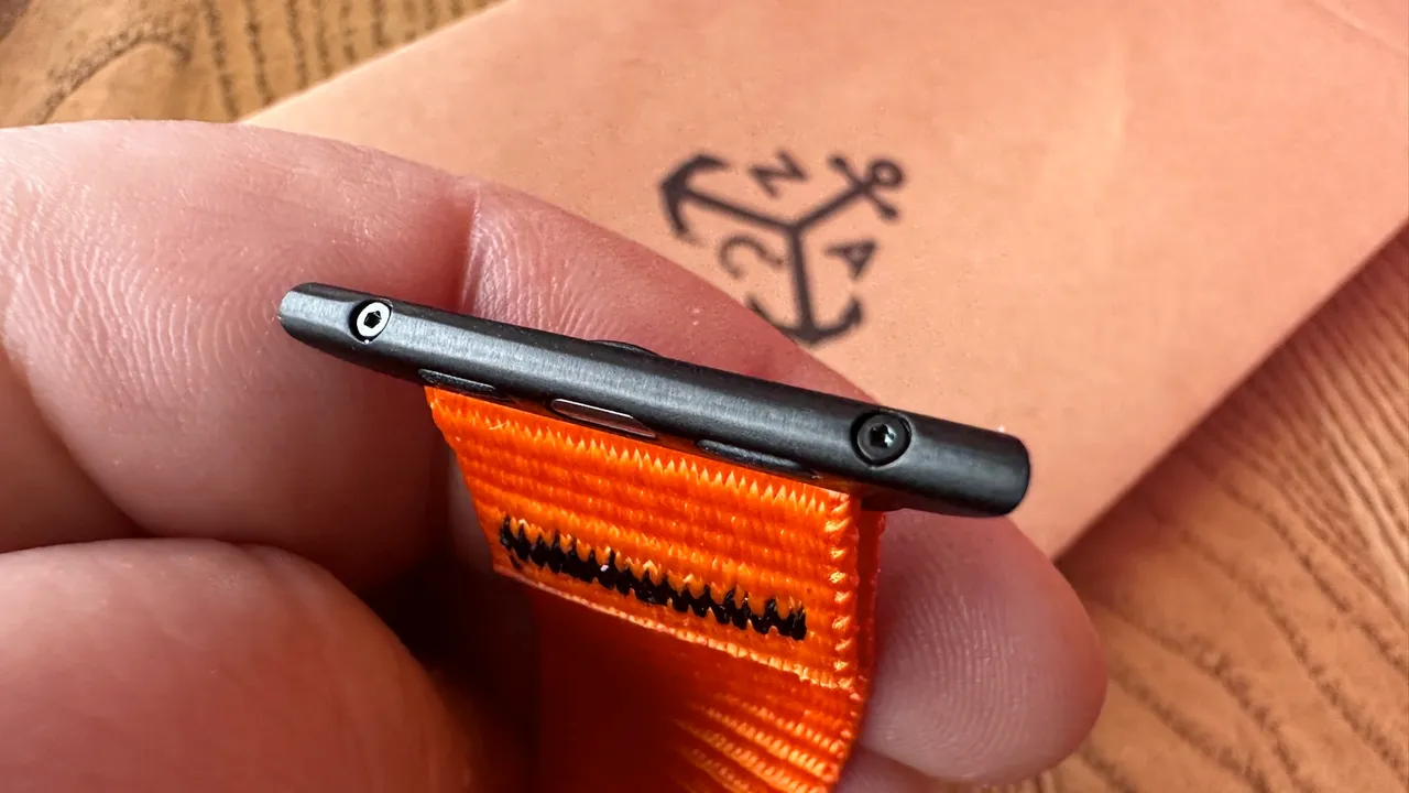 Zulu Alpha Apple Straps-2