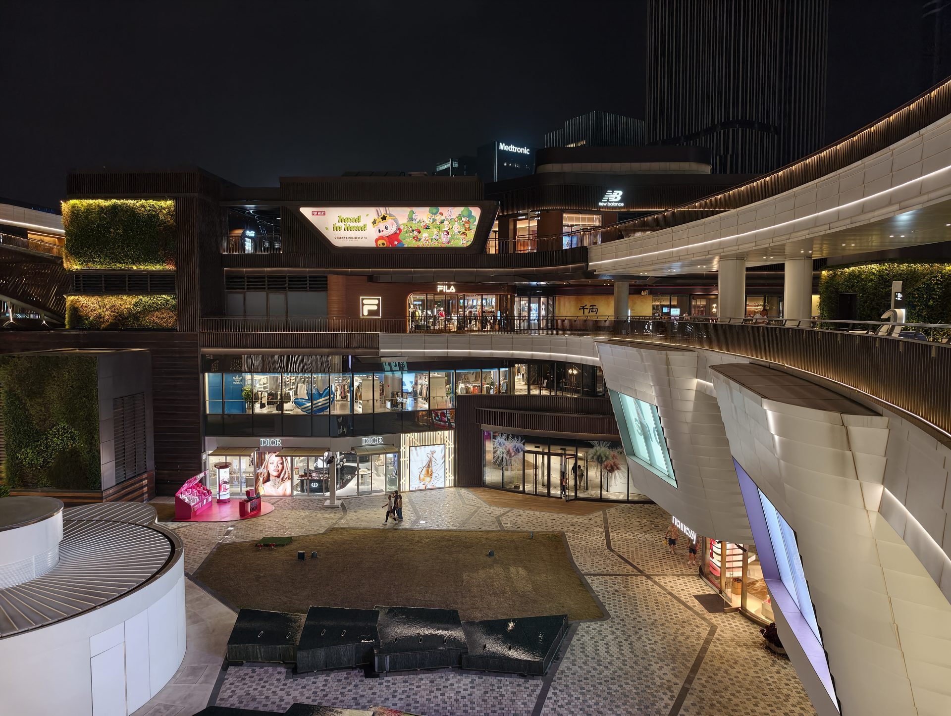 Обзор vivo X300 и vivo X300 Pro: удобные, красивые, компактные картинка vivo X300 и vivo X300 Pro