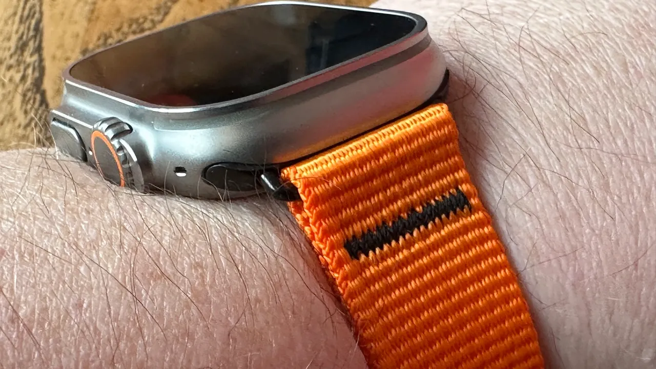 Zulu Alpha Apple Straps-3