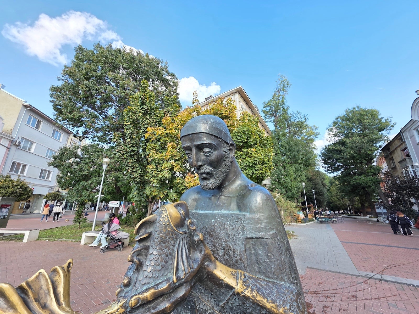 Vivo X300 Pro против Galaxy S25 Ultra: битва камер картинка Vivo X300 Pro против Galaxy S25 Ultra