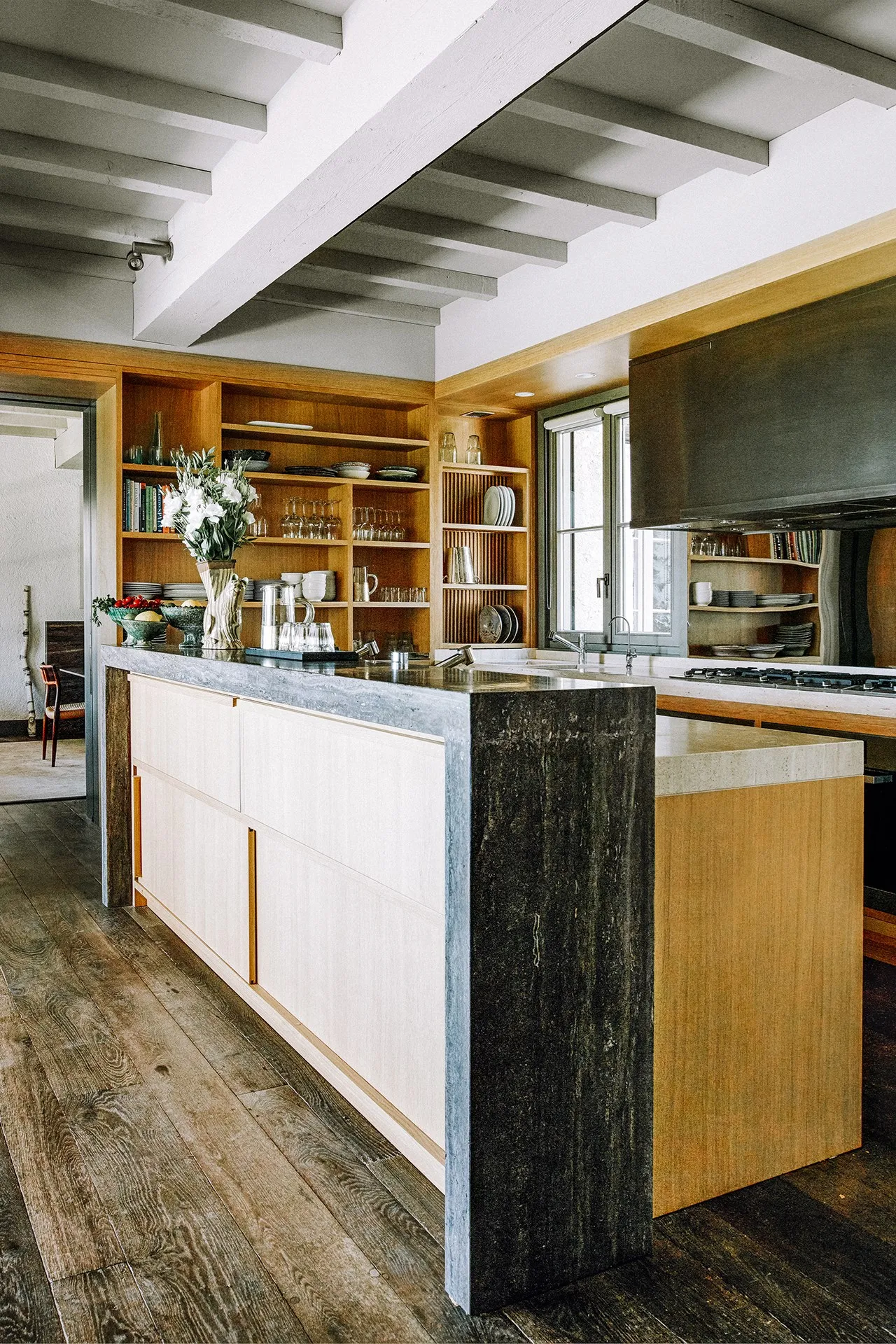 33 идеи современных кухонь, которые не захочется прятать за закрытыми дверями картинка 33 идеи современных кухонь, которые не захочется прятать за закрытыми дверями