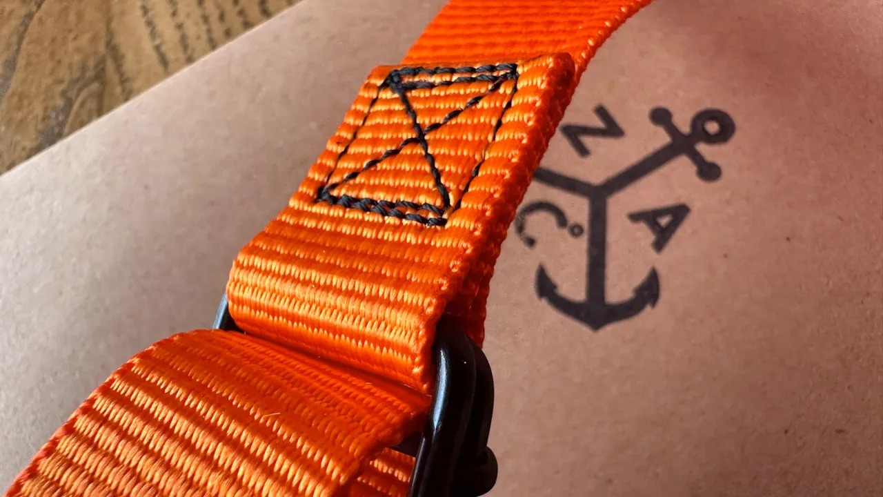 Zulu Alpha Apple Straps-4