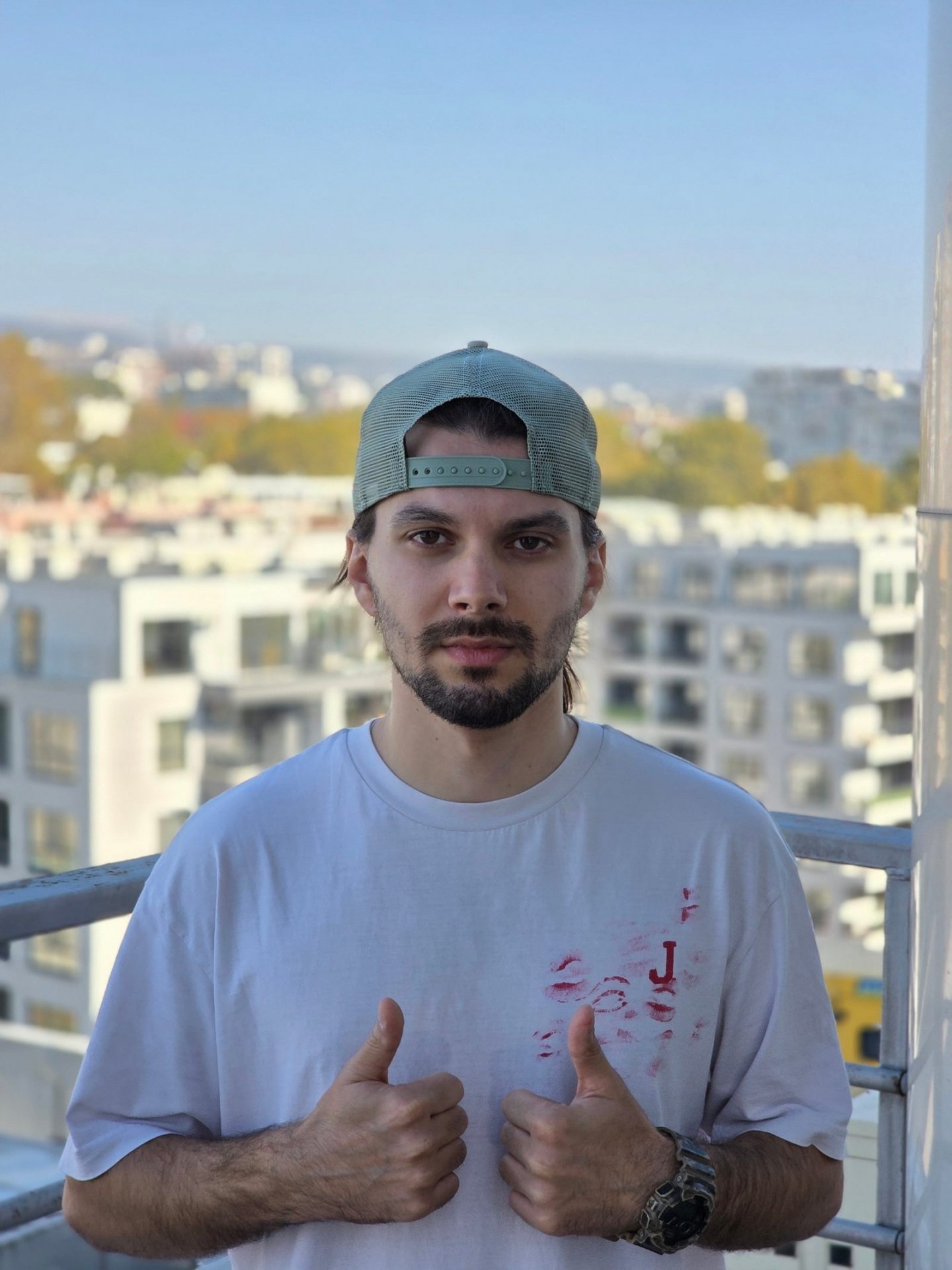 Сравнение камер Oppo Find X9 Pro и Galaxy S25 Ultra: чьи фотографии лучше? картинка Сравнение камер Oppo Find X9 Pro и Galaxy S25 Ultra: чья лучше?