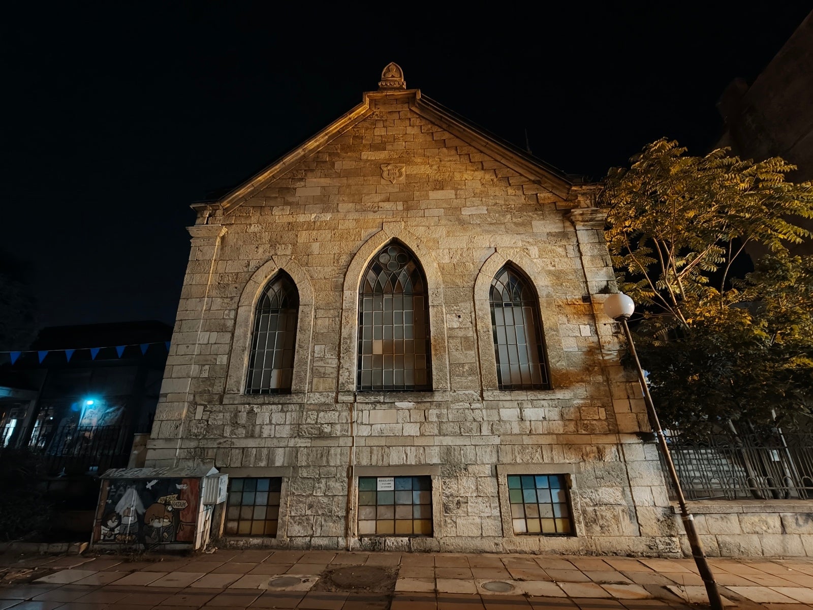 Сравнение камер Oppo Find X9 Pro и Galaxy S25 Ultra: чьи фотографии лучше? картинка Сравнение камер Oppo Find X9 Pro и Galaxy S25 Ultra: чья лучше?