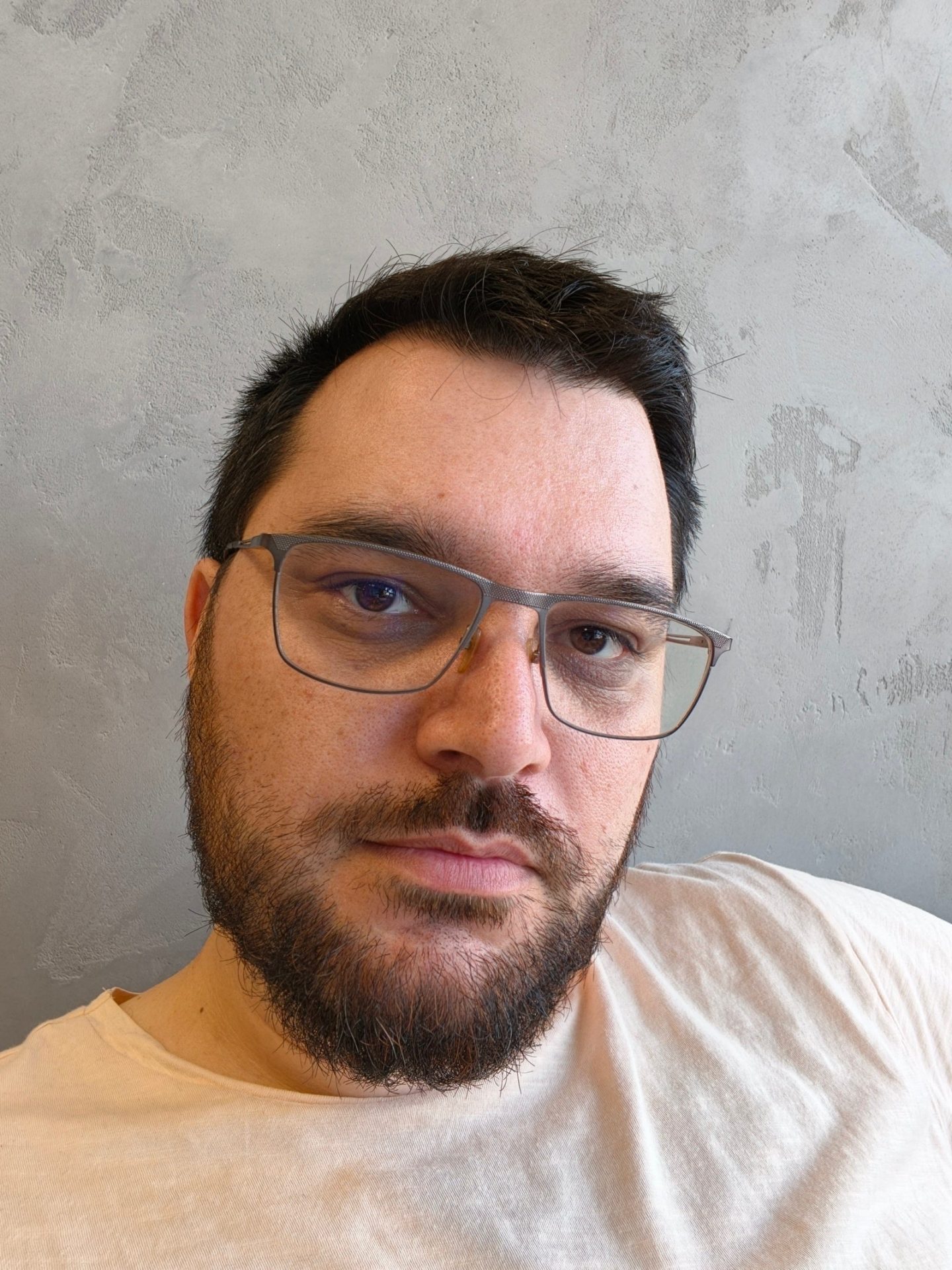 Обзор Oppo Find X9 Pro: самый необычный флагман — во всех смыслах картинка Обзор Oppo Find X9 Pro: самый необычный флагман — во всех смыслах