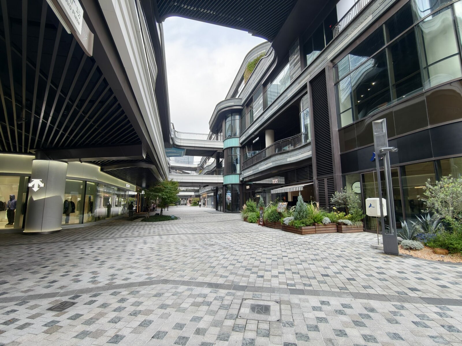 Обзор vivo X300 и vivo X300 Pro: удобные, красивые, компактные картинка vivo X300 и vivo X300 Pro