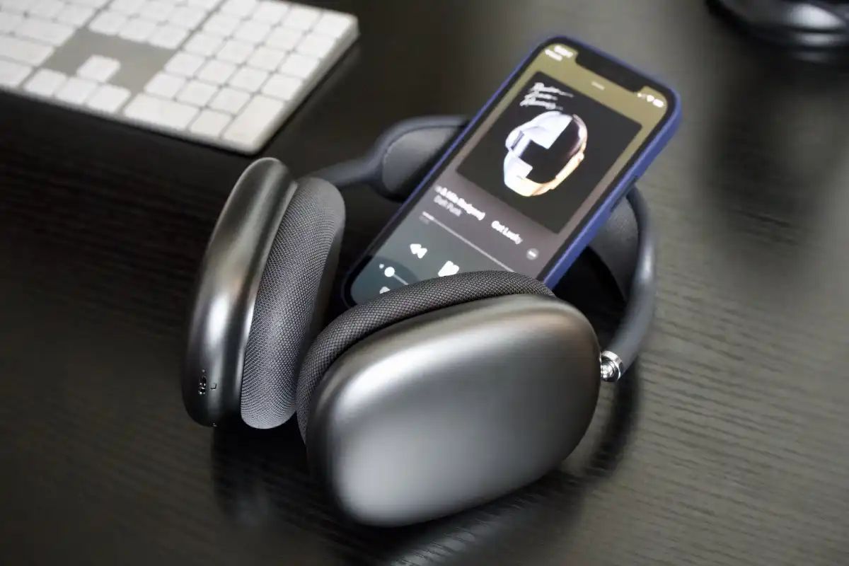 Следующее поколение: что известно о AirPods Max 2 и их релизе картинка Следующее поколение: что известно о AirPods Max 2 и их релизе