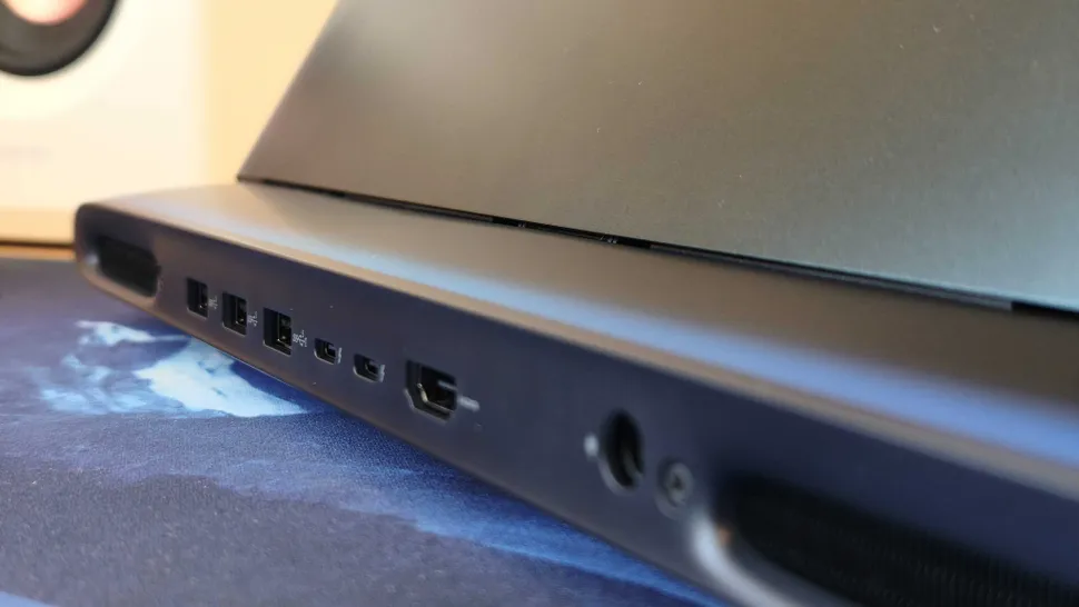 Alienware 16 Area-51: обзор флагманского игрового ноутбука