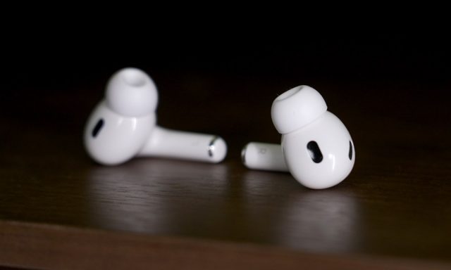 Одноразовые наушники? Чем опасна поломка AirPods Pro 3