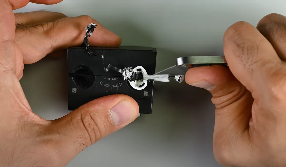 Apple AirPods Pro 3: проблемы с ремонтом и минусы