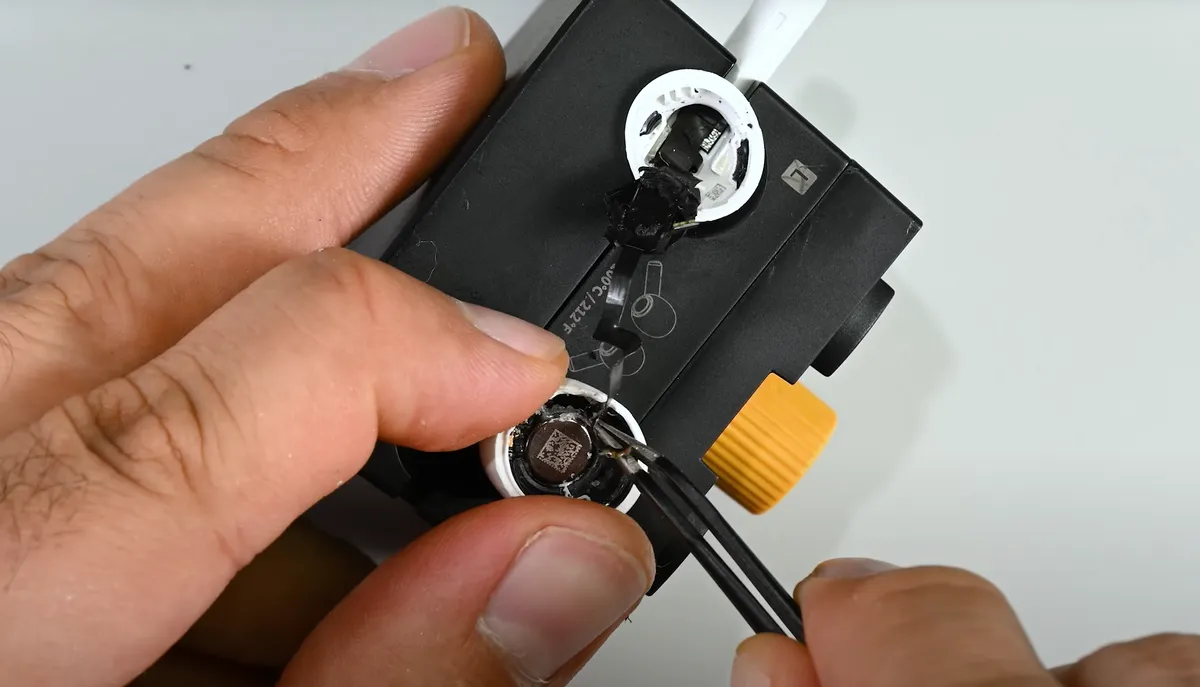 Apple AirPods Pro 3: проблемы с ремонтом и минусы