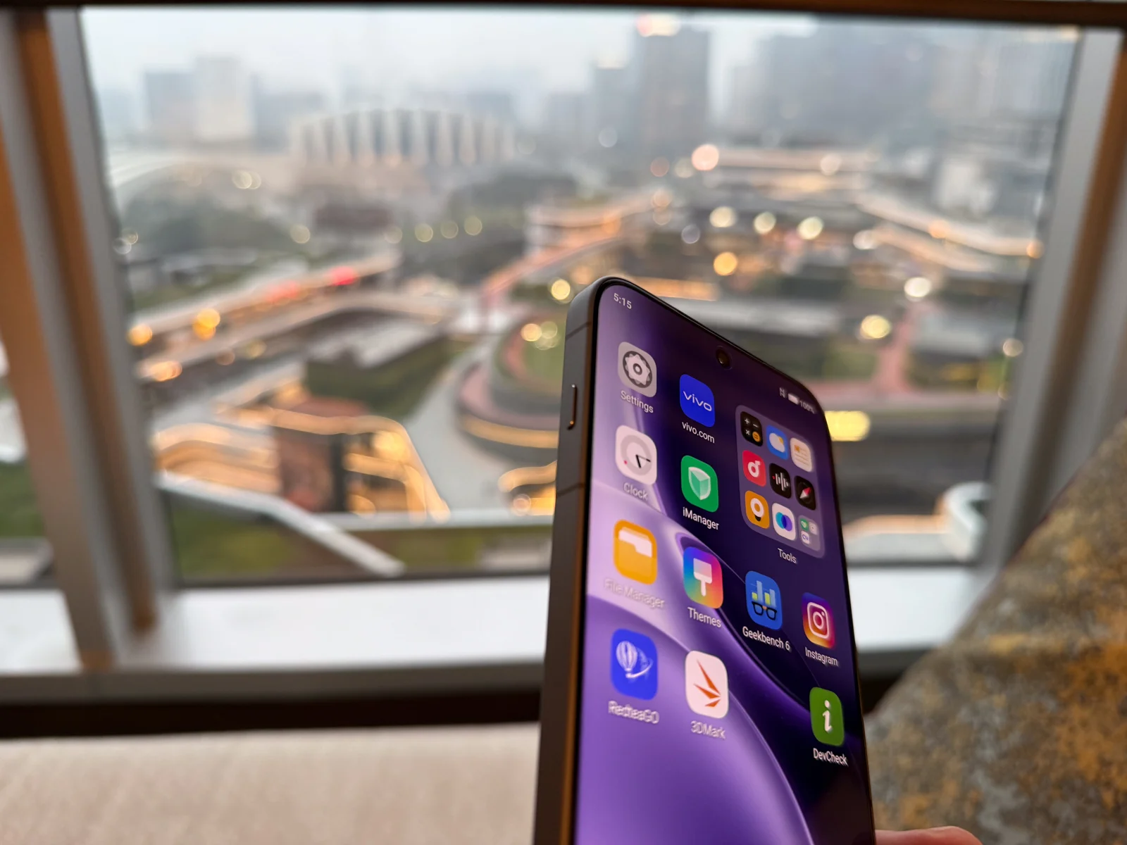 Apple, берегись: представлен Vivo X300 Pro с аналогом Action Button и 200-Мп зумом картинка Apple, берегись: представлен Vivo X300 Pro с аналогом Action Button и 200-Мп зумом