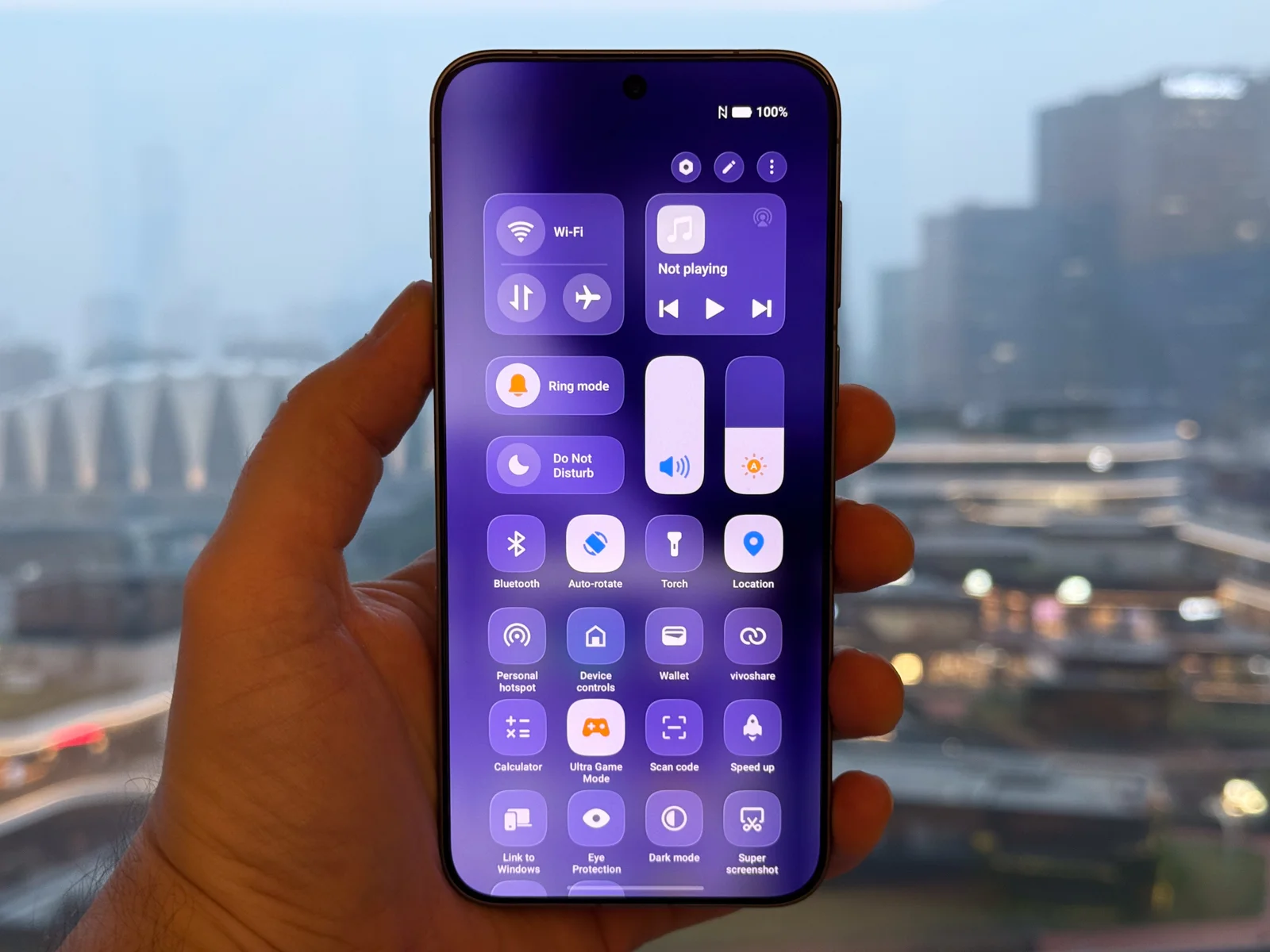 Apple, берегись: представлен Vivo X300 Pro с аналогом Action Button и 200-Мп зумом картинка Apple, берегись: представлен Vivo X300 Pro с аналогом Action Button и 200-Мп зумом