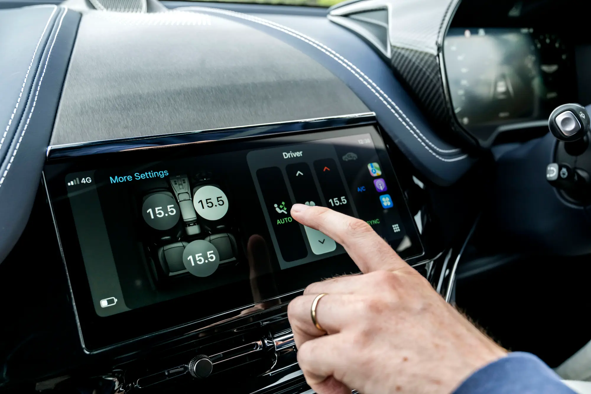 Глава Ford сомневается в Apple CarPlay Ultra — и он ошибается картинка Apple CarPlay Ultra: почему водители ценят новый интерфейс