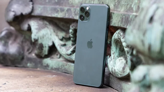 Apple iPhone 11 Pro Max стал официально винтажным
