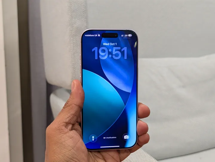 Обзор Apple iPhone 17: лучший iPhone для большинства людей картинка Apple iPhone 17