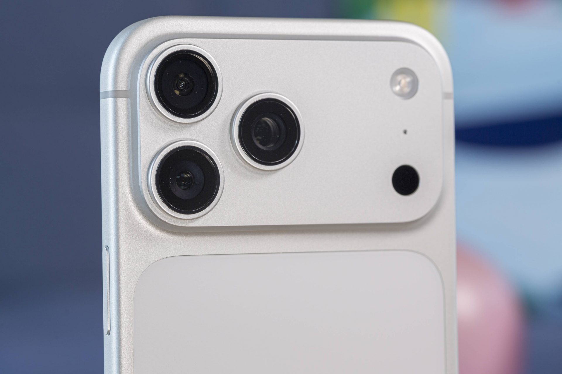 489557Apple недооценила аппетиты фанатов: производство iPhone 17 Pro экстренно увеличивают из-за ажиотажного спроса