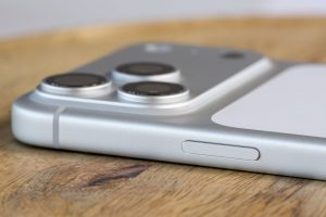 Apple снова в роли догоняющего: iPhone 18 Pro получит фишку, которую Android использует годами